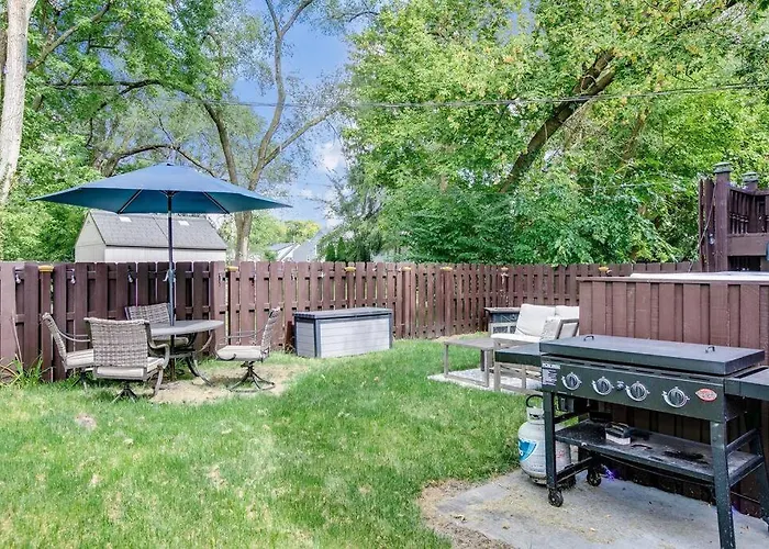 Walk To Nd, Hot Tub, Lux Kitchen, Pet Friendly