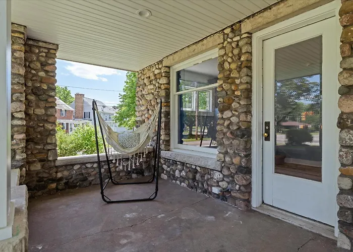 5Bd Movie Theater - 7Mins To Und - Backyard Bbq
