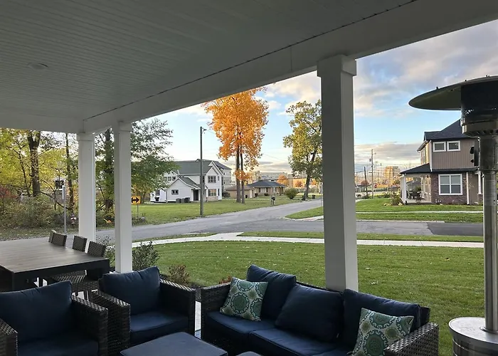 Luxury Estate With Stadiumtdj Views Sleeps 20