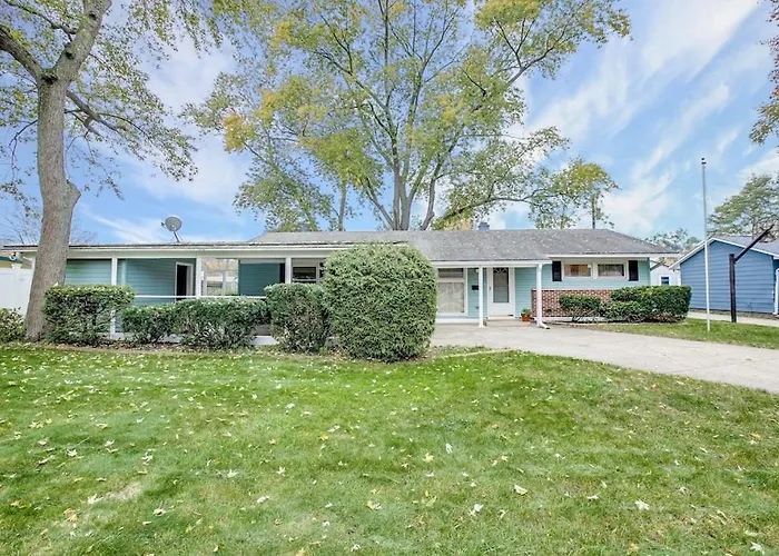 Modern Cozy Home 4 Min Drive From Notre Dame